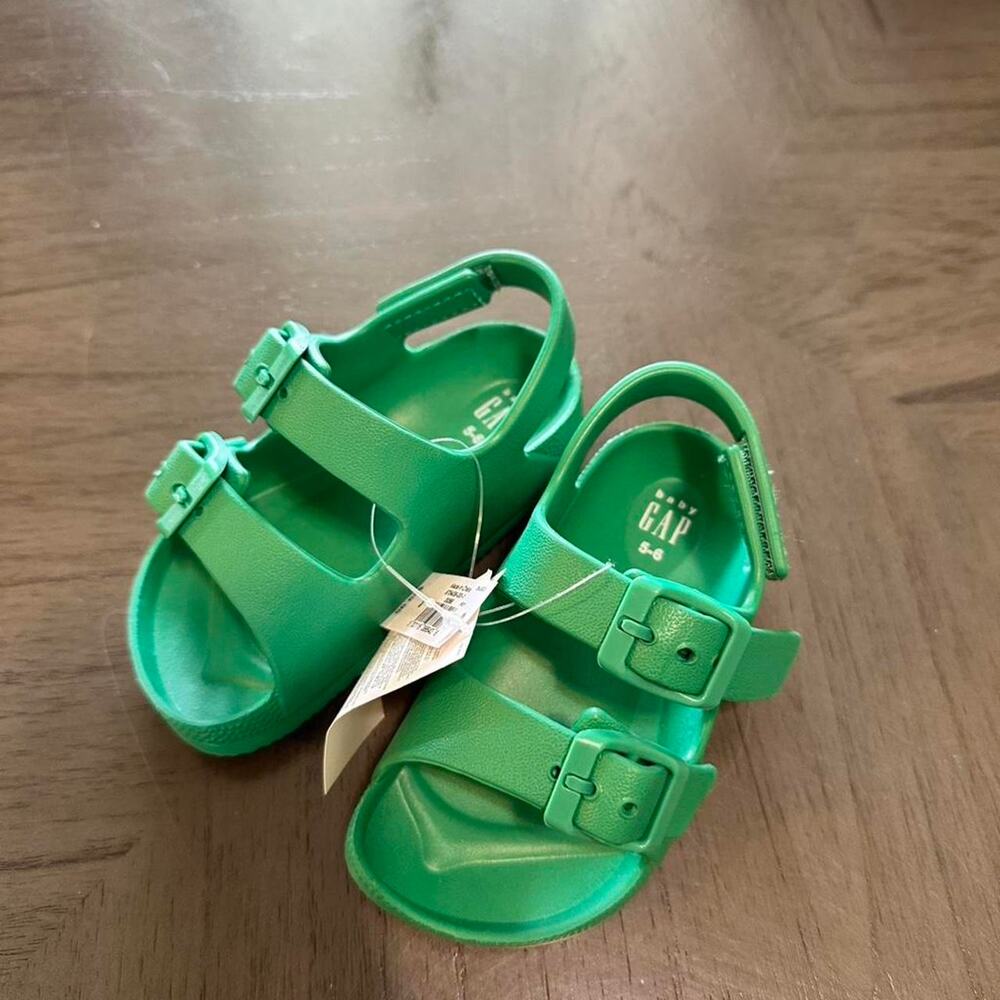 Gap green sandals size us